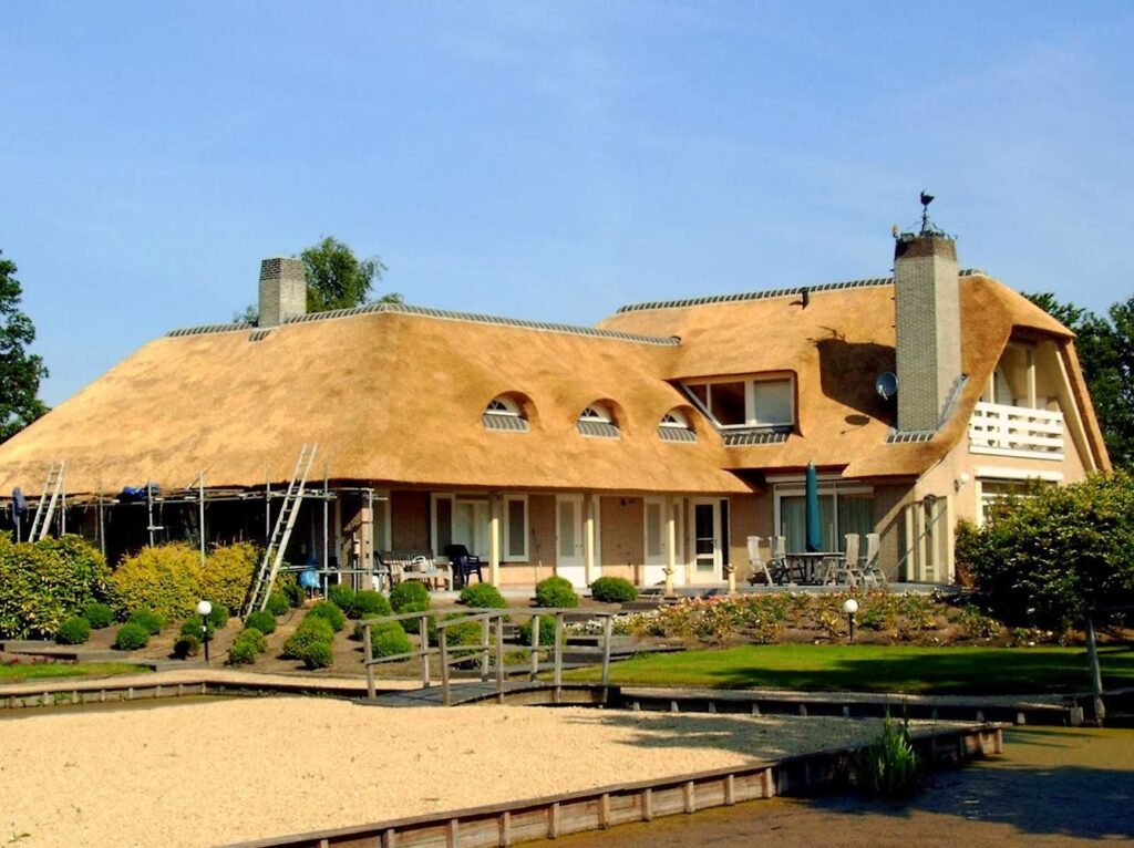 Rietdekkersbedrijf Van de Graaf Rieten Daken Hardinxveld-Giessendam